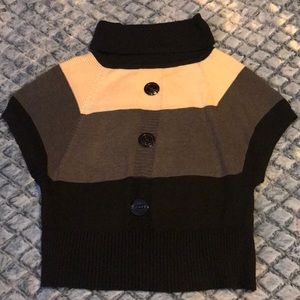 3/🔟 Short sleeve sweater